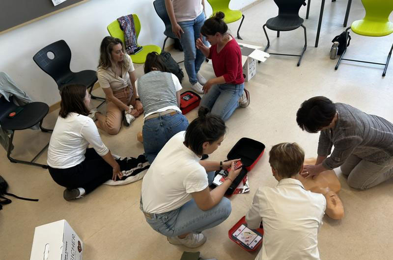 Lehrkräfte bei der Schulung